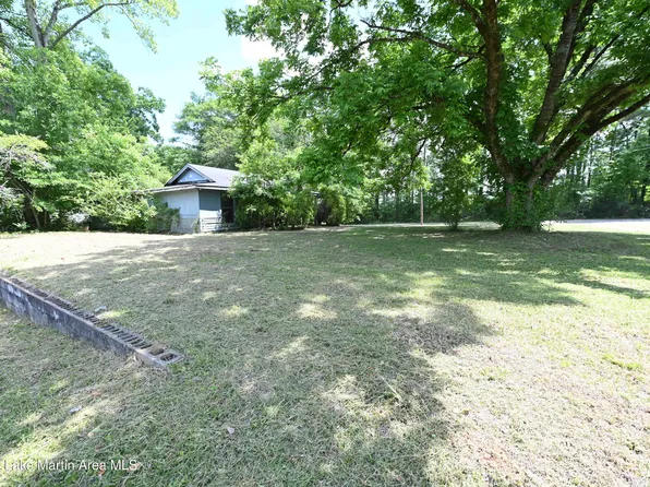 695 Lindsey Rd, Alexander City, AL 35010