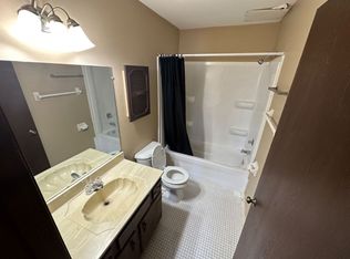 7710 W Dean Rd APT 4, Milwaukee, WI 53223