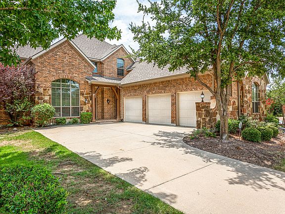 2nd image of 900 Fannin Dr