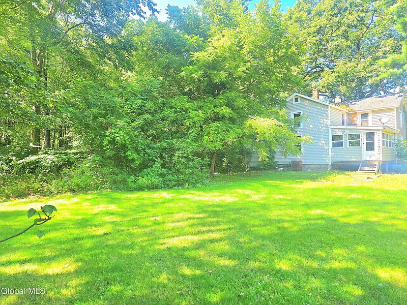 3rd image of 187 Vaughn Road