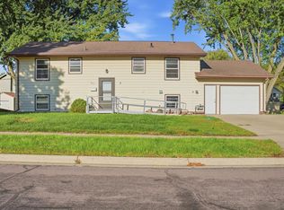 611 James Ave, Mankato, MN 56001