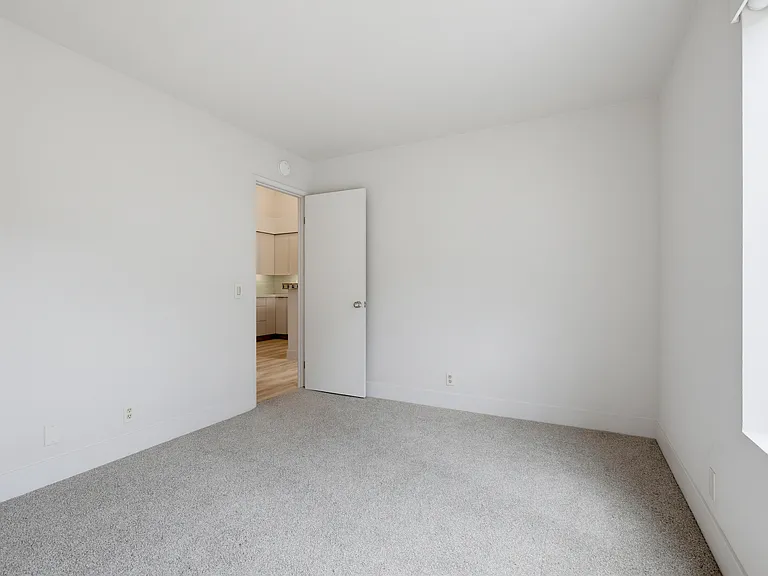27529 Serena — Photo 37