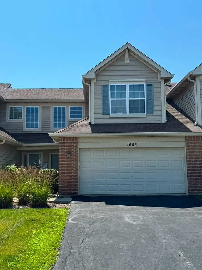 2 bed, 1374 sqft, $2,350 — Photo 1