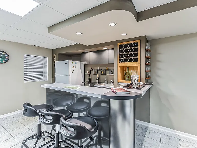 324 Chesapeake Ln — Photo 23