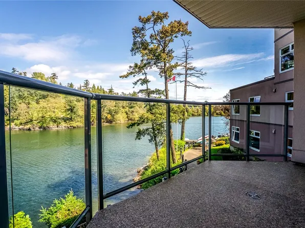 1083 Tillicum Rd #106, Esquimalt, BC V9A 7L7