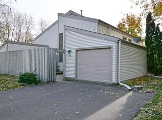 6533 40th St N, Oakdale, MN 55128