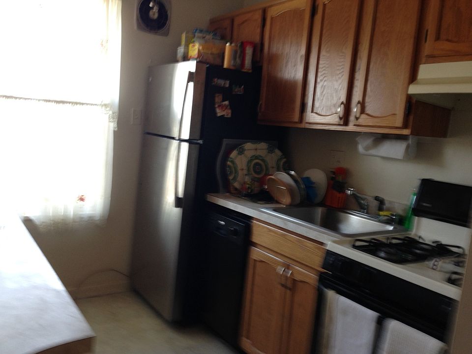 2nd image of 2720 7th St NE APT 201