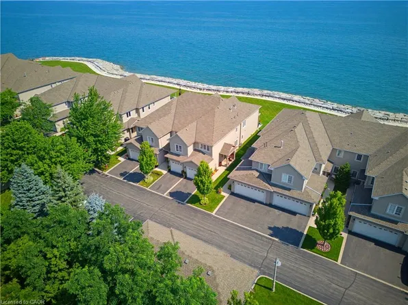 484 Millen Rd #15, Hamilton, ON L8E 6G4