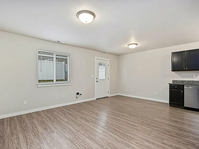 06-Living Room