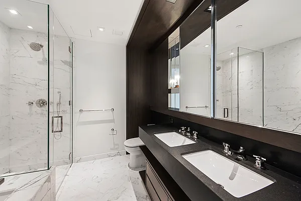 Rented by CORE | media 9