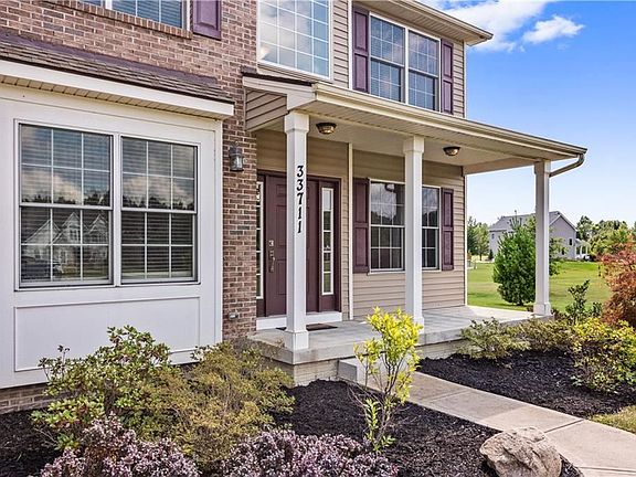 3rd image of 33711 Parkside Dr