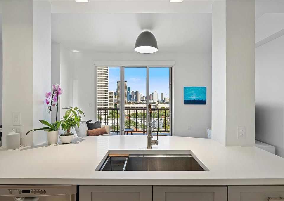 1st image of 3333 Allen Pkwy Unit 1106