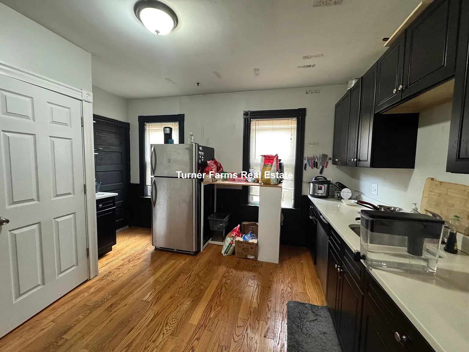 4 bed, 9999 sqft, $4,000 — Photo 3