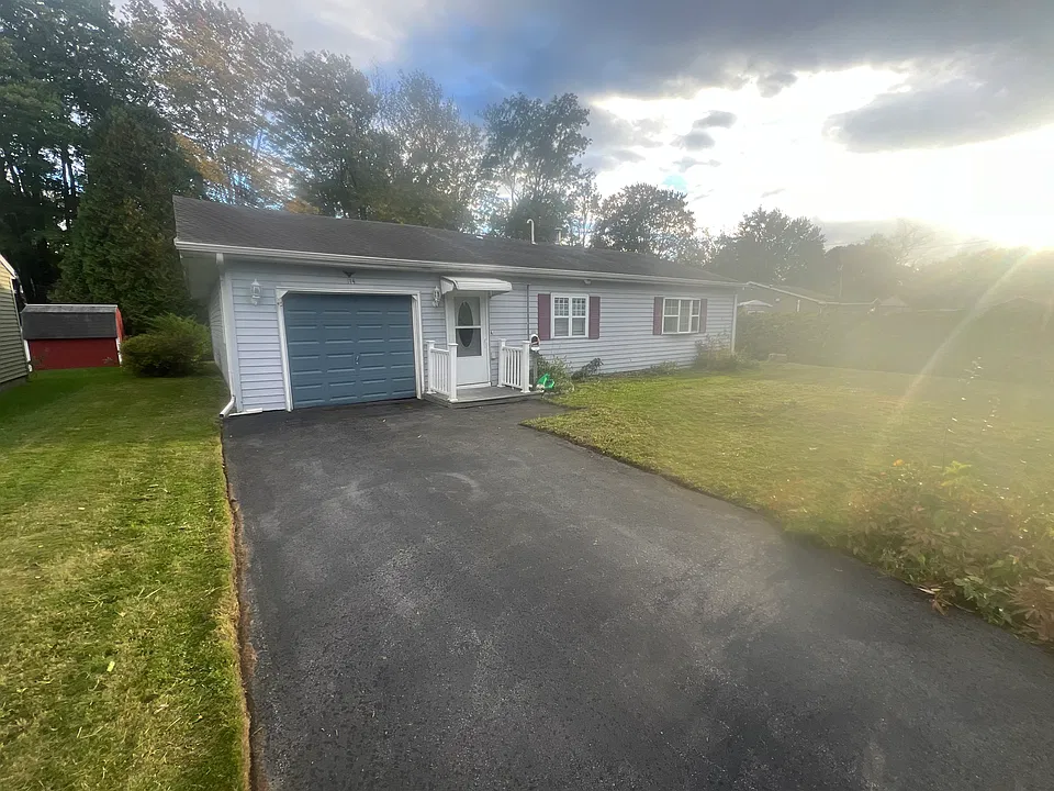 114 Denton Ave