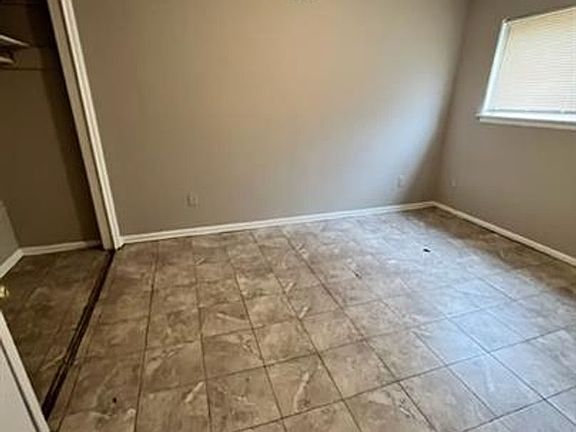 4th image of 150 N McLean Blvd #4