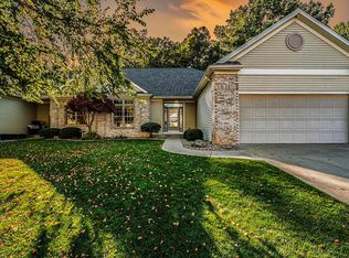 217 River Park Dr, Middlebury, IN 46540