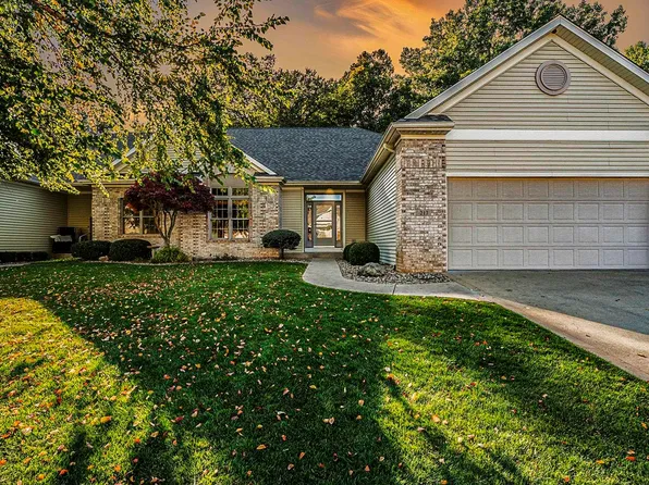 217 River Park Dr, Middlebury, IN 46540