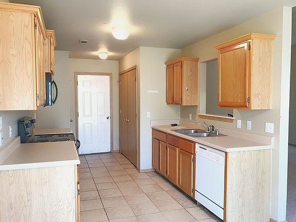 3rd image of 200 Elizabeth Dr