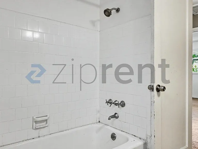 2727 57th St #1 — Photo 30