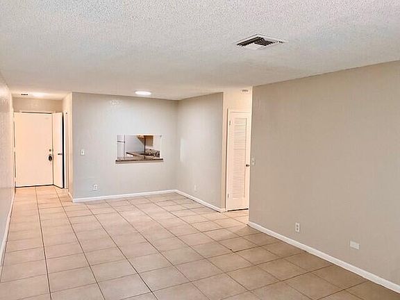4th image of 200 Croton Ave APT 208