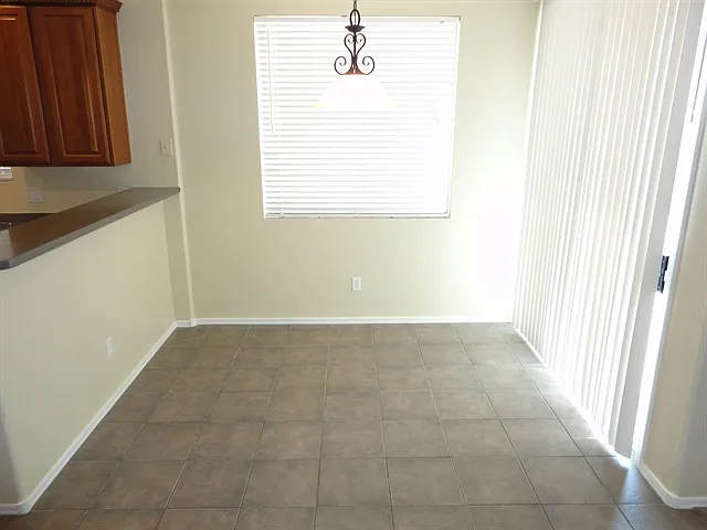3 bed, 2.5 bath, 1558 sqft, $2,185 — Photo 4