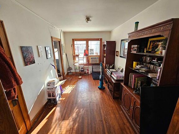 4th image of 485 Wyandotte Ave