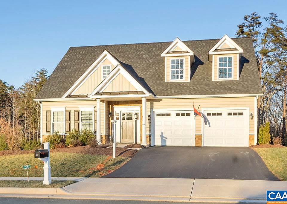 1st image of 34 Tulip Dr