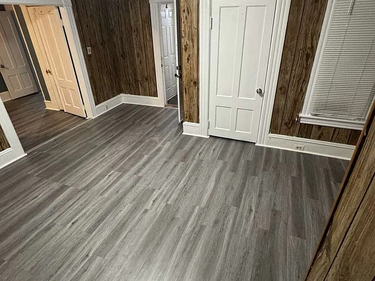 440 Laurel St — Photo 6