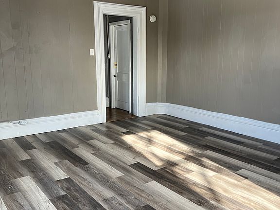 3rd image of 804 E Broadway St APT 5