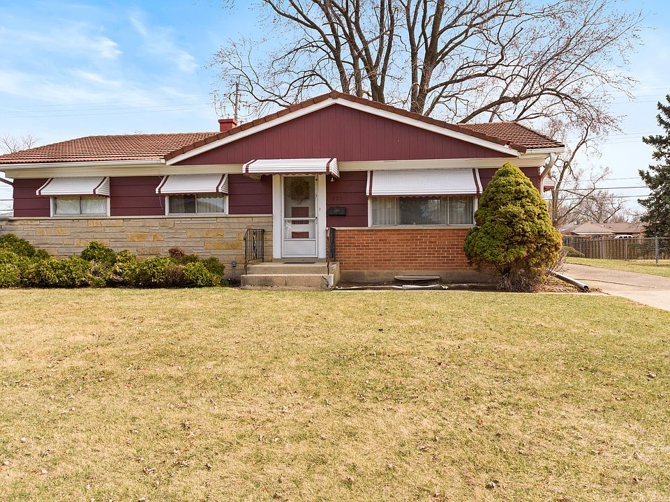 1st image of 925 Spruance Pl