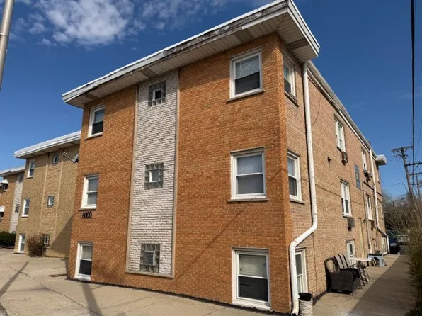 8000 Grand Ave APT 2N, River Grove, IL 60171