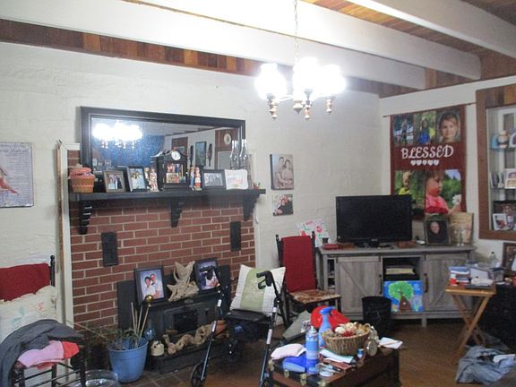 4th image of 431 Maple St