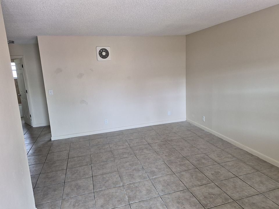 1st image of 1753 2nd Ave N #10