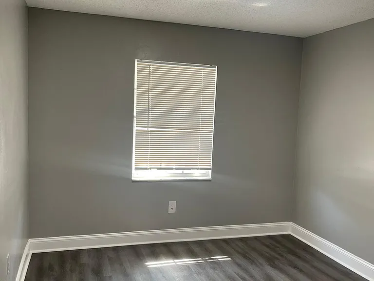 The Lucerne Apartments — Photo 16