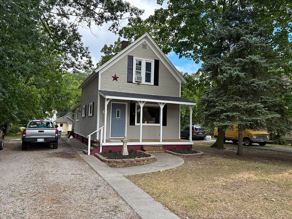 921 Walnut St