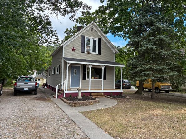921 Walnut St