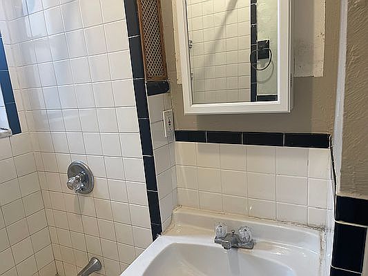 5th image of 24-14 21st St #3
