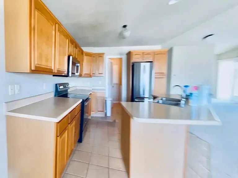 106 Essex Ln — Photo 8