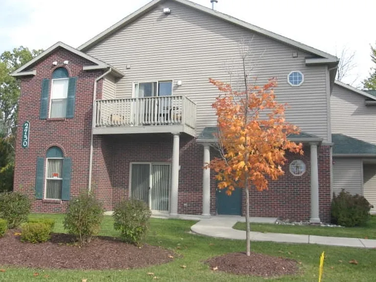 Senate Place Apartments — Photo 34