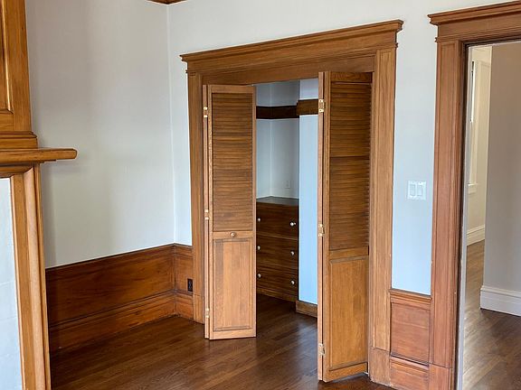 2nd image of 2036 Green St #5