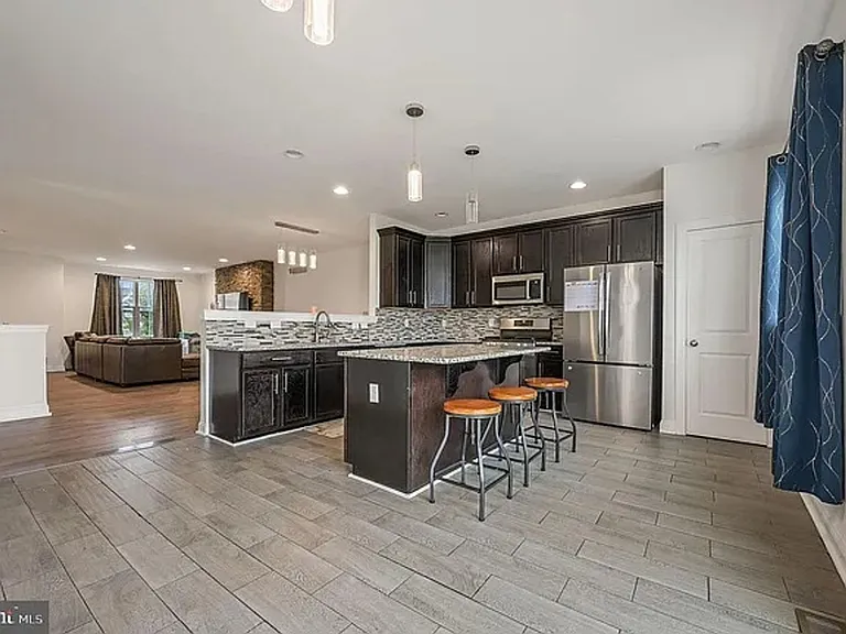 1340 Carrick Ct — Photo 11