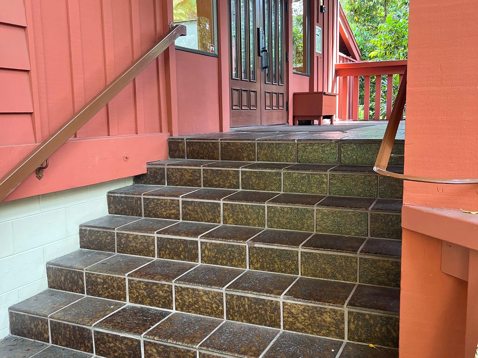 1435 Bellevue Ave — Photo 2