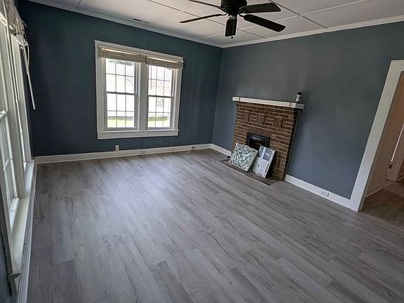 5th image of 207 S Holland St