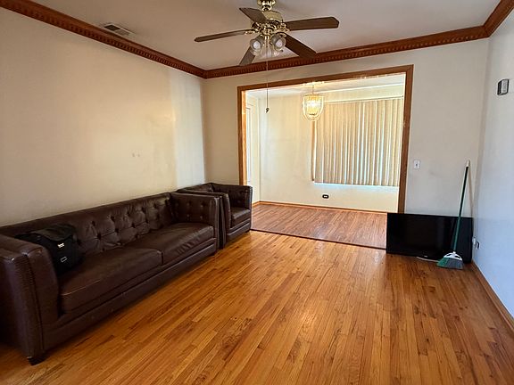 4th image of 5914 W Fullerton Ave Unit 2
