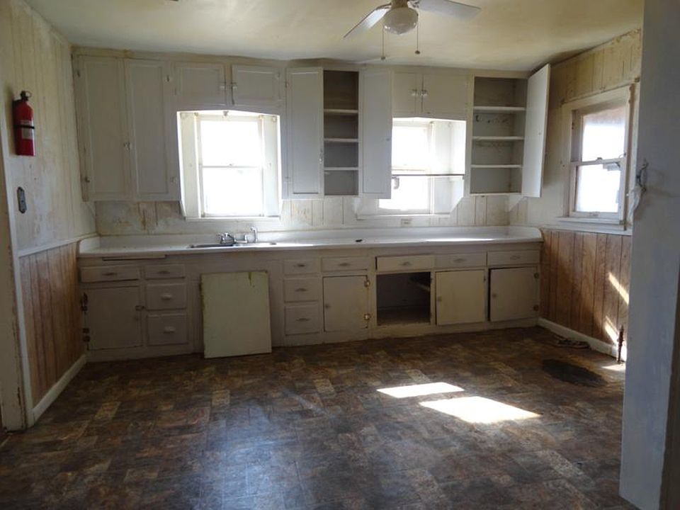 2nd image of 319 N Bryan St