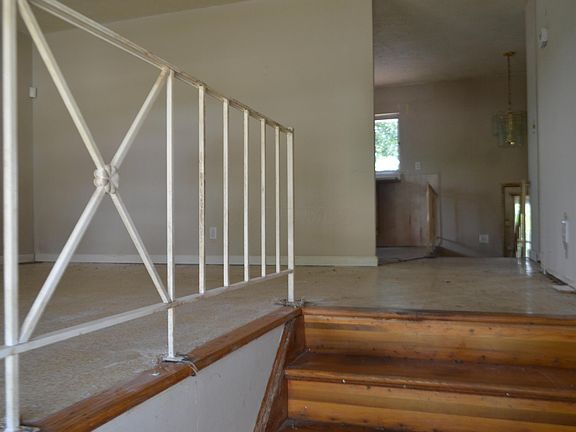 4th image of 312 Avonwick Pl