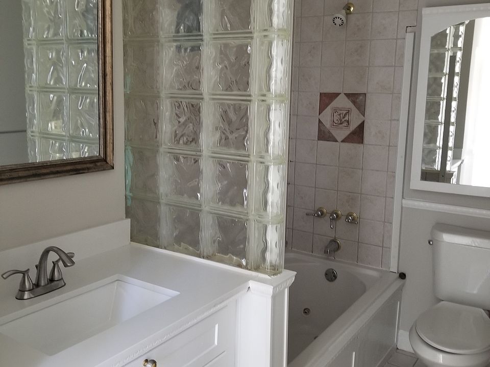 1st image of 1086 New Haven Dr