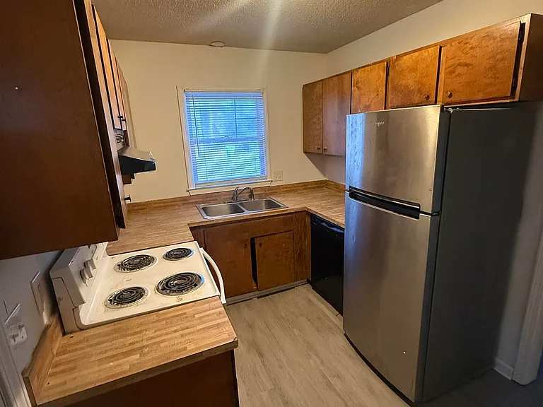 117 Misty Oak Rd #B — Photo 5