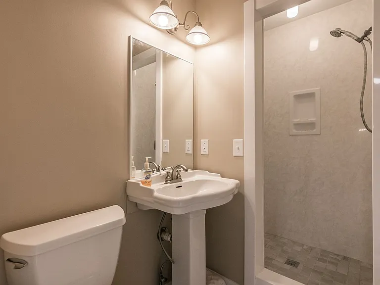 5216 Roxborough Dr — Photo 13