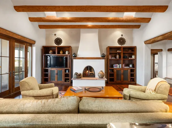 7 Calle Venado, Santa Fe, NM 87506